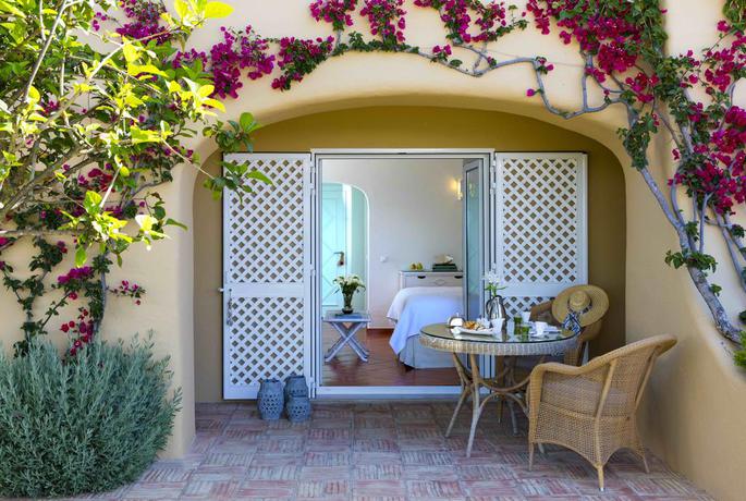 Imagen de los exteriores del Hotel Vila Joya. Foto 16