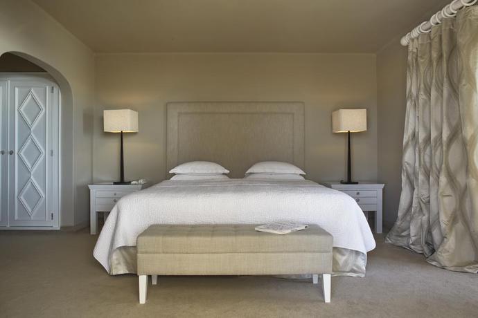 Imagen de la habitación del Hotel Vila Joya. Foto 14