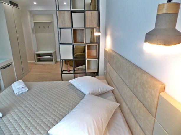 Imagen de la habitación del Hotel Vila Kalcuni. Foto 2