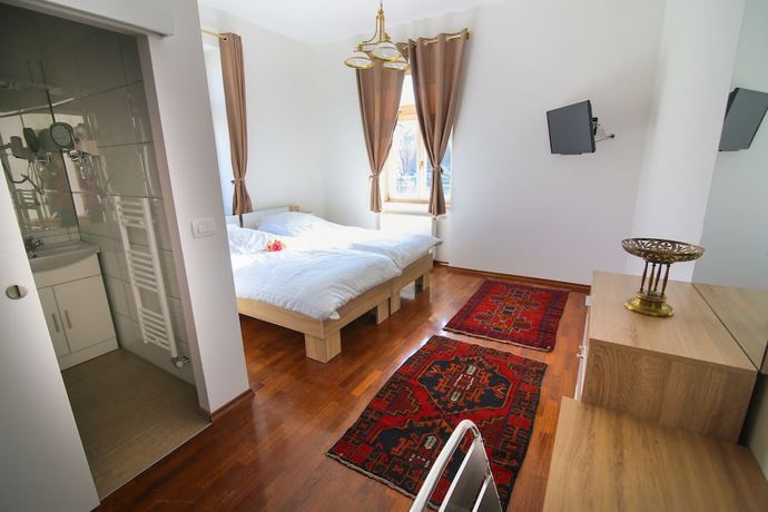 Imagen de la habitación del Hotel Vila Katrca. Foto 10