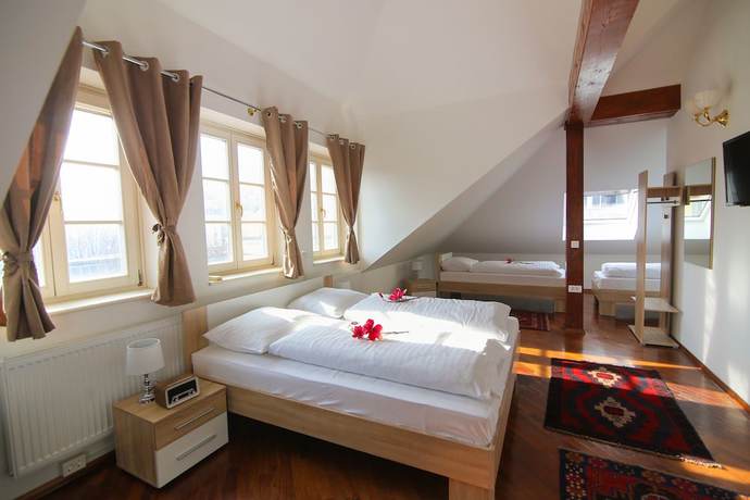 Imagen de la habitación del Hotel Vila Katrca. Foto 15