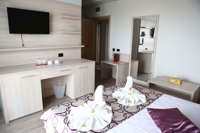 Imagen de la habitación del Hotel Vila Kharisma. Foto 5