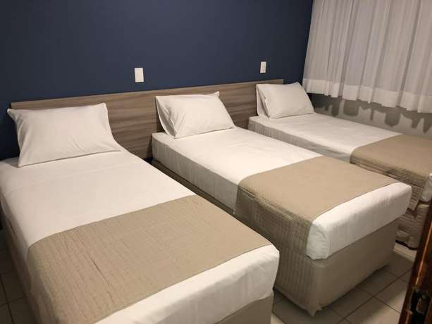 Imagen de la habitación del Hotel Vila Leste. Foto 5