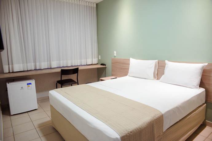Imagen de la habitación del Hotel Vila Leste. Foto 9