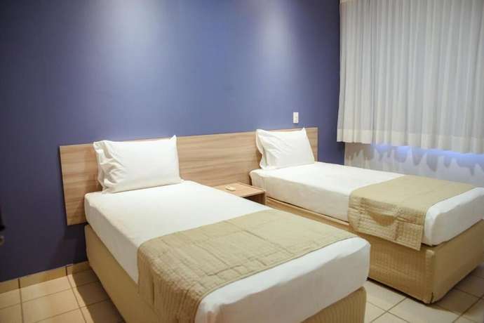 Imagen de la habitación del Hotel Vila Leste. Foto 11