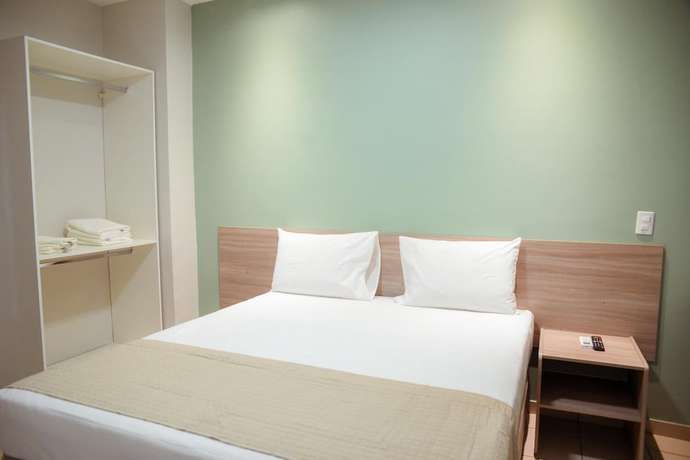 Imagen de la habitación del Hotel Vila Leste. Foto 12