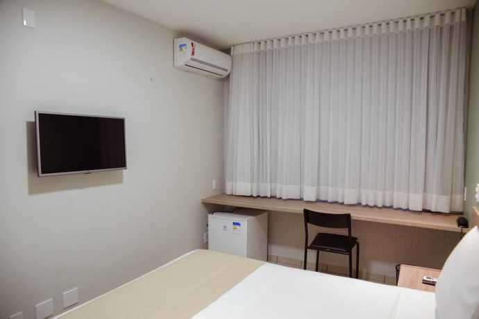 Imagen de la habitación del Hotel Vila Leste. Foto 14