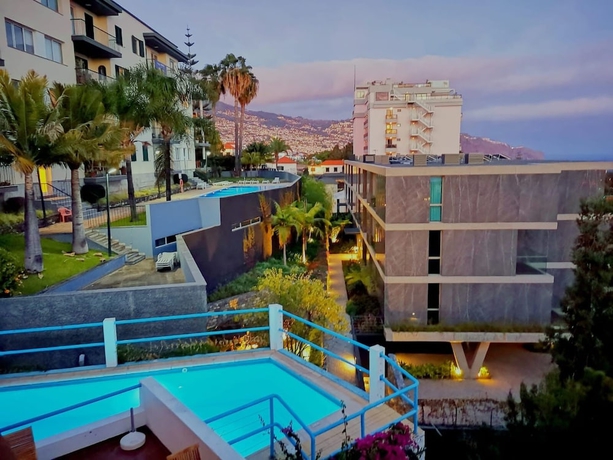 Imagen de los exteriores del Hotel Vila Lusitânia. Foto 19