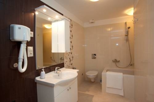 Imagen general del Hotel Vila Mama. Foto 6