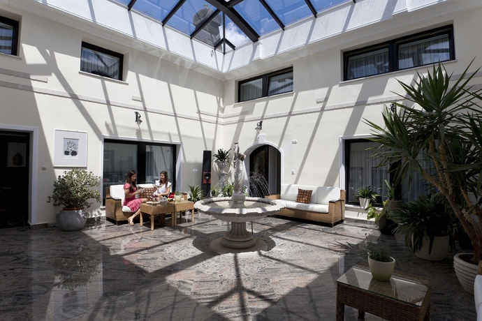 Imagen de los interiores del Hotel Vila Minka. Foto 15