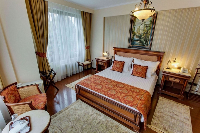 Imagen de la habitación del Hotel Vila Paris. Foto 2