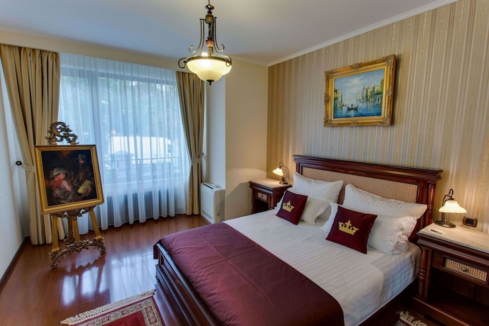 Imagen de la habitación del Hotel Vila Paris. Foto 3