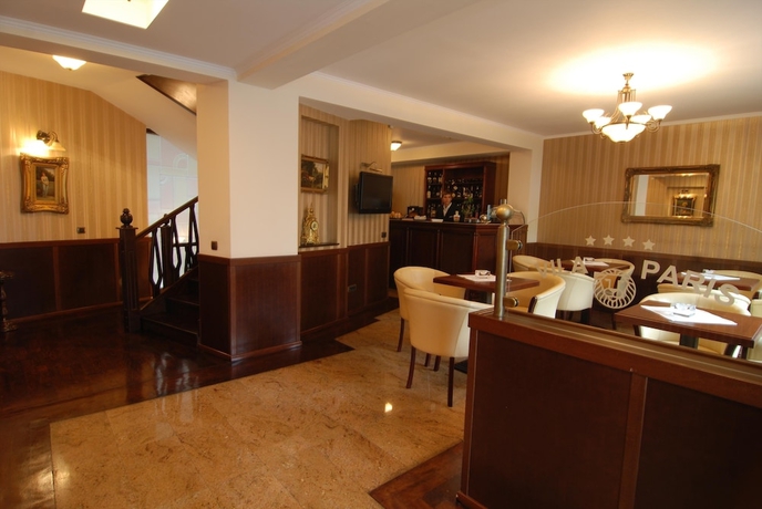 Imagen de los interiores del Hotel Vila Paris. Foto 19