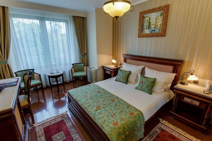 Imagen de la habitación del Hotel Vila Paris. Foto 10