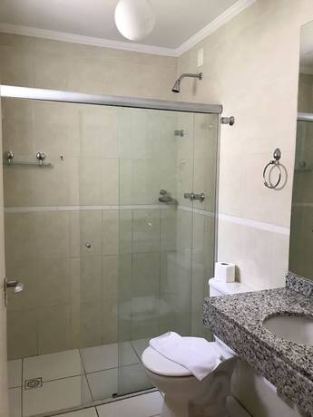 Imagen de la habitación del Hotel Vila Real, Po&ccedil;os de Caldas. Foto 15