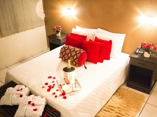 Imagen de la habitación del Hotel Vila Romana Park. Foto 12