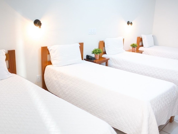 Imagen de la habitación del Hotel Vila Romana Park. Foto 15