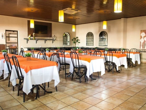 Imagen del bar/restaurante del Hotel Vila Romana Park. Foto 5