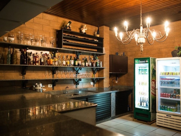 Imagen del bar/restaurante del Hotel Vila Romana Park. Foto 10