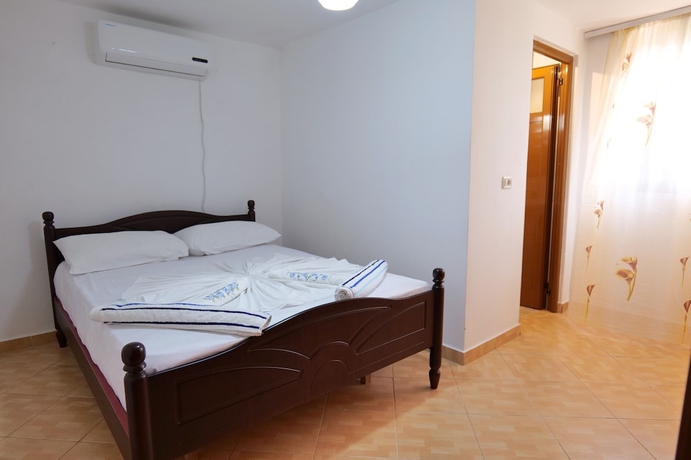 Imagen de la habitación del Hotel Vila Ronaldo. Foto 8