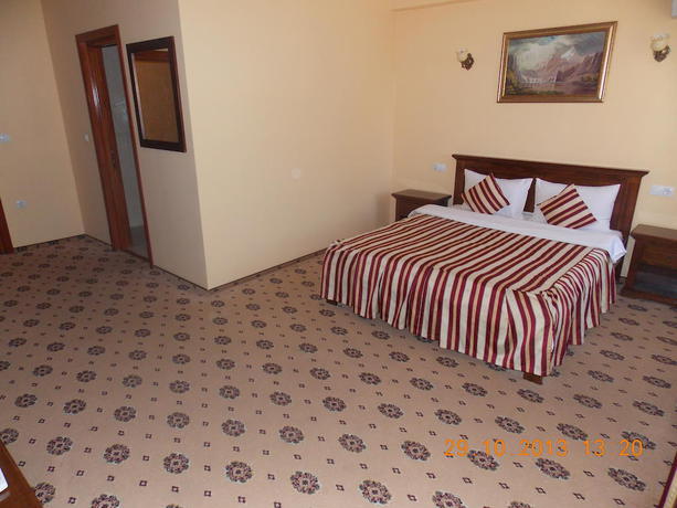 Imagen de la habitación del Hotel Vila Royal, Bacau. Foto 5