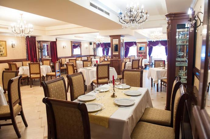 Imagen del bar/restaurante del Hotel Vila Royal, Bacau. Foto 2