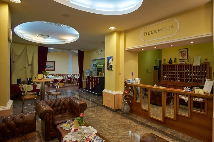 Imagen general del Hotel Vila Ruzica. Foto 4