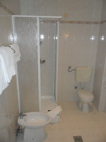 Imagen de la habitación del Hotel Vila Ruzica. Foto 18