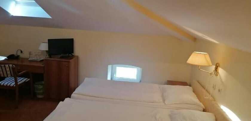 Imagen de la habitación del Hotel Vila Ruzica. Foto 22