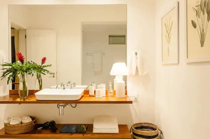 Imagen de la habitación del Hotel Vila Santa Teresa. Foto 16