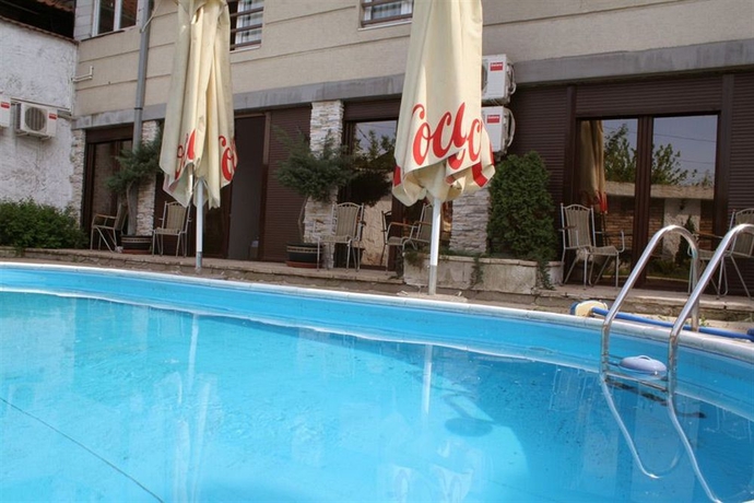 Imagen de la piscina del Hotel Vila Senjak. Foto 14