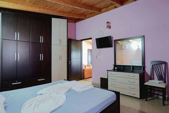 Imagen de la habitación del Hotel Vila Shpetimi. Foto 18