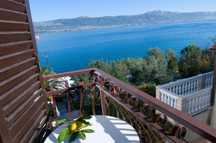 Imagen general del Hotel Vila Tina, Trogir. Foto 3