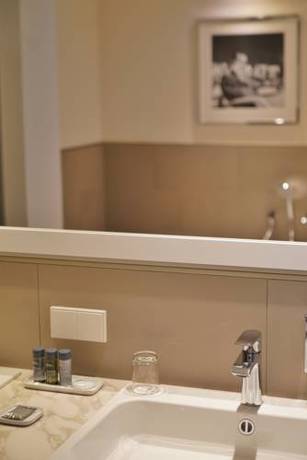 Imagen de la habitación del Hotel Vila Vita Rosenpark. Foto 5