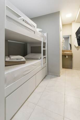 Imagen de la habitación del Hotel VilaHotell Recife. Foto 13