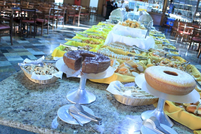 Imagen del bar/restaurante del Hotel Vilage Inn All Inclusive Po&ccedil;os De Caldas. Foto 4