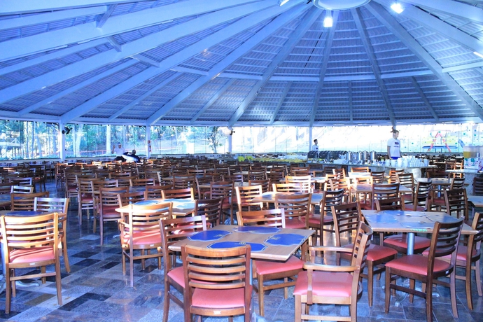 Imagen del bar/restaurante del Hotel Vilage Inn All Inclusive Po&ccedil;os De Caldas. Foto 7
