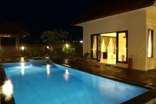 Imagen de la piscina del Hotel Villa Aamoda Bali. Foto 7