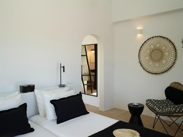 Imagen general del Hotel Villa Absolute Paradise Santorini. Foto 16