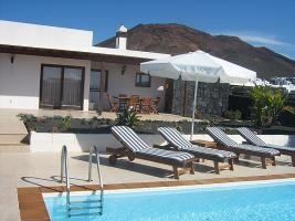 Imagen de la piscina del Hotel Villa Aguaviva. Foto 14