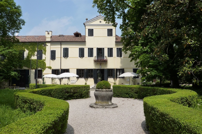 Imagen de los exteriores del Hotel Villa Alberti. Foto 7