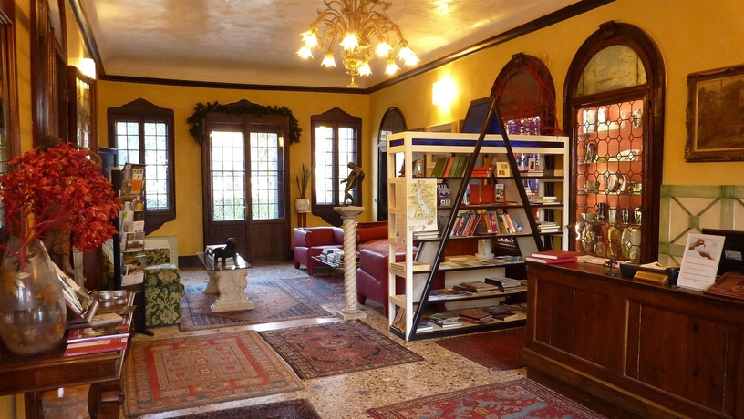 Imagen de los interiores del Hotel Villa Alberti. Foto 11