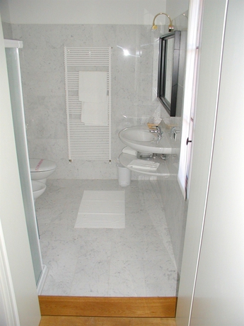 Imagen de la habitación del Hotel Villa Alberti. Foto 5