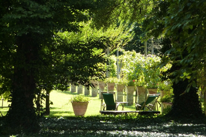 Imagen de los exteriores del Hotel Villa Alberti. Foto 9