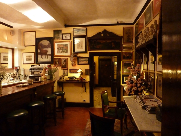 Imagen del bar/restaurante del Hotel Villa Alberti. Foto 2