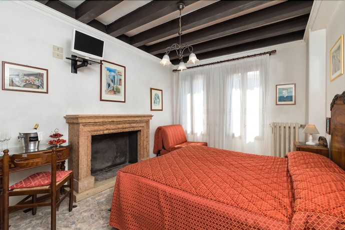 Imagen de la habitación del Hotel Villa Albertina. Foto 5