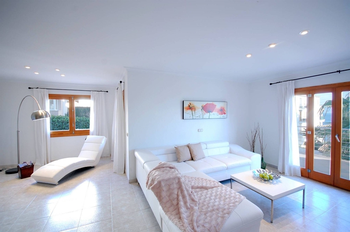 Imagen de los interiores del Hotel Villa Alcanada, Alcudia. Foto 15