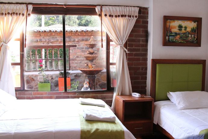 Imagen de la habitación del Hotel Villa Alegria. Foto 4