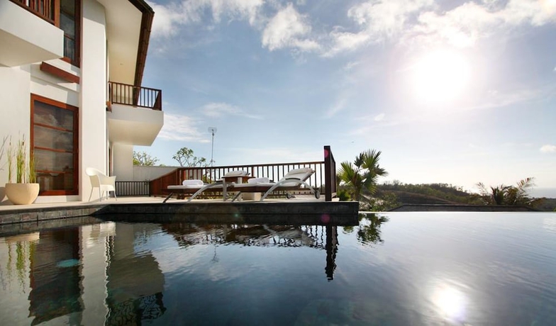 Imagen de la piscina del Hotel Villa Ali Agung. Foto 16