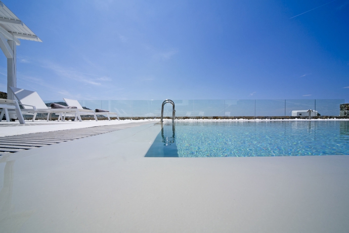 Imagen de la piscina del Hotel Villa Alice, Elia. Foto 16